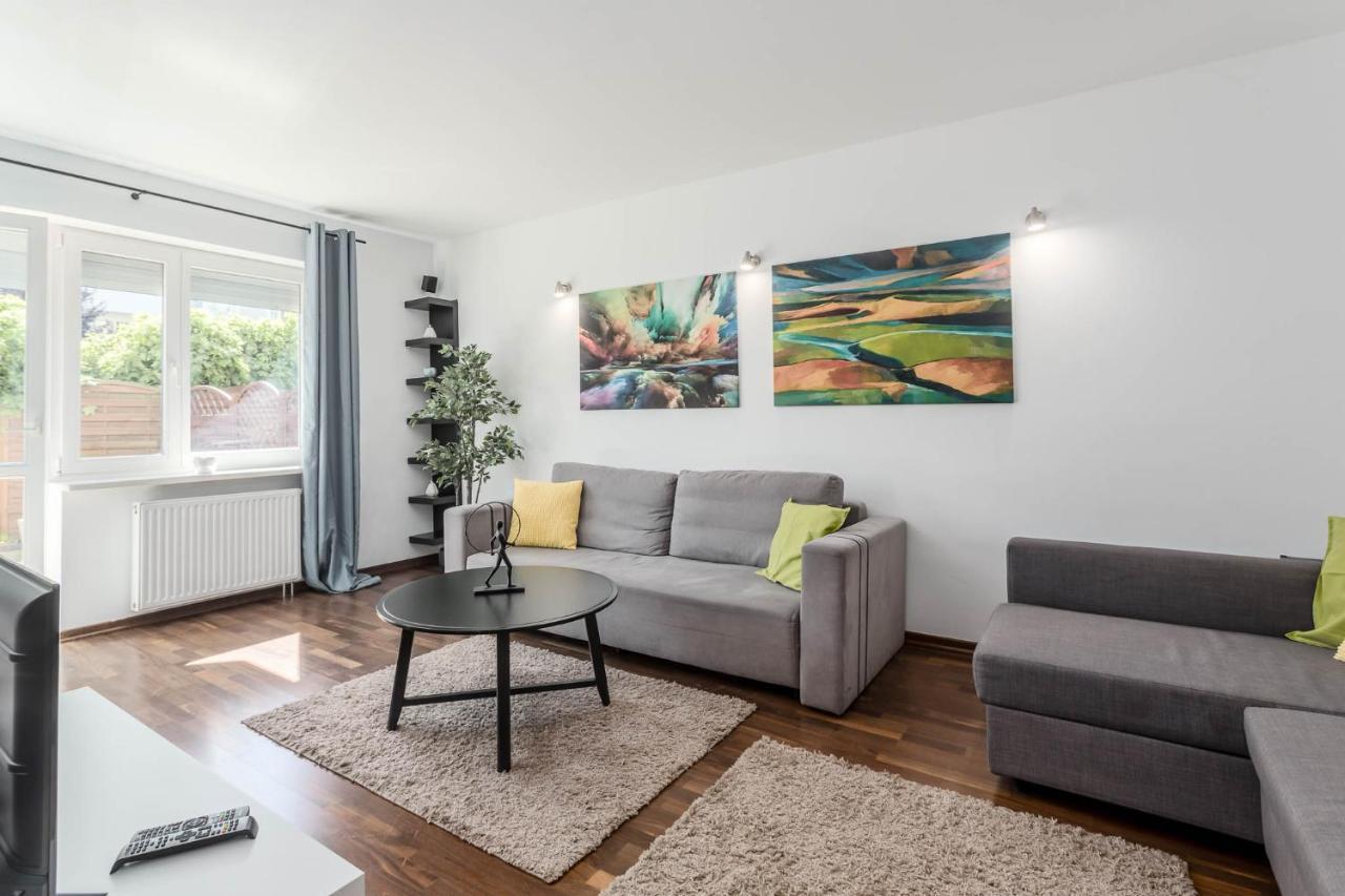 Chill Apartments Kabaty Family Varşova Dış mekan fotoğraf